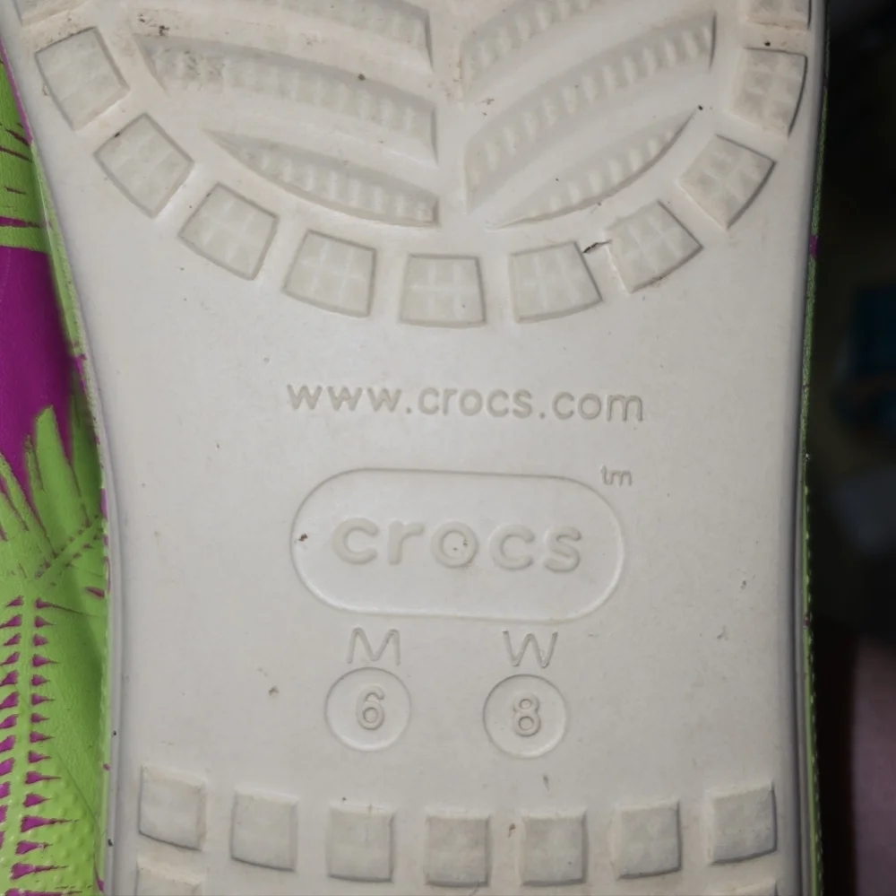 Crocs Crush Sandals Bold Green Pink Print 2 Strap Chunky Platforms 8 Women